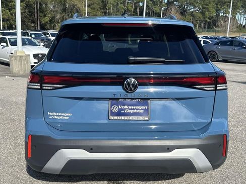 New 2026 Volkswagen Tiguan SE FWD image 31