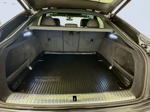 Used 2023 Audi e-tron Premium Plus w/ Premium Plus Package image 31