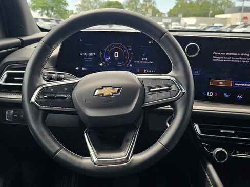 Used 2024 Chevrolet Traverse LS FWD image 13