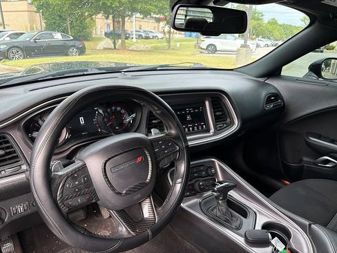 Used 2019 Dodge Challenger R/T w/ Driver Convenience Group RWD image 8