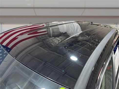 Used 2025 Nissan Rogue SV AWD/4WD image 12