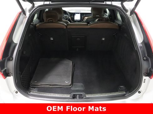Used 2021 Volvo XC60 T5 Inscription w/ Advanced Package image 35