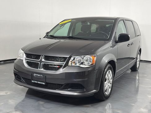 Used 2020 Dodge Grand Caravan SE w/ UConnect Hands-Free Group FWD image 10