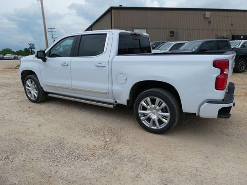 New 2026 Chevrolet Silverado 1500 High Country AWD/4WD image 9