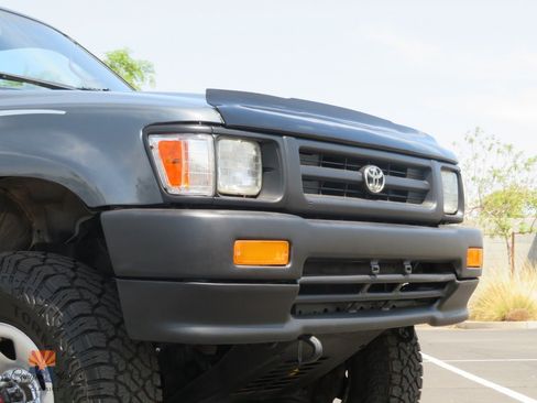 Used 1992 Toyota Pickup Deluxe AWD/4WD image 31