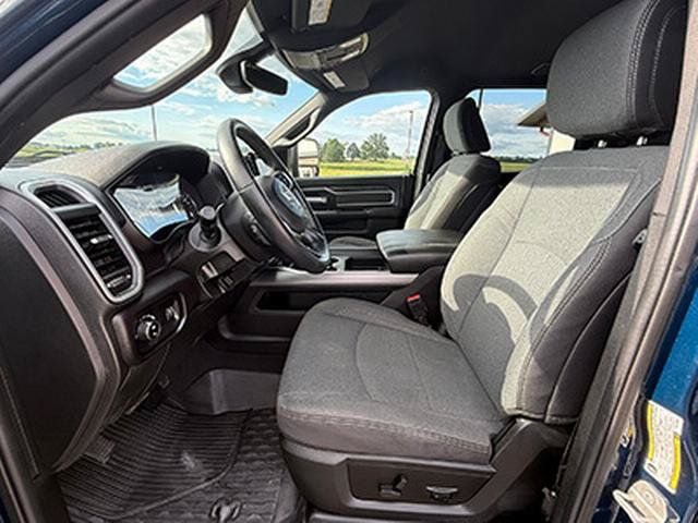 Used 2024 RAM 2500 Big Horn w/ Sport Appearance Package AWD/4WD image 7