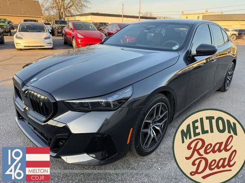 Used 2025 BMW i5 xDrive40 w/ M Sport Package image 1