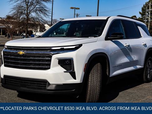 Certified 2024 Chevrolet Traverse LT image 3