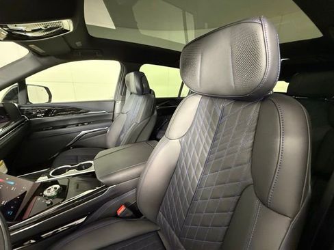 New 2026 Cadillac Escalade IQ Sport 1 w/ LPO, Etrunk Organizer Package image 16