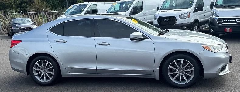 Used 2018 Acura TLX w/ Technology Package FWD image 4