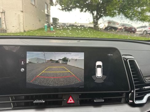 Used 2023 Kia Sportage EX AWD/4WD image 17