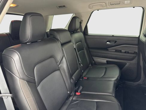 Used 2022 Nissan Pathfinder SL FWD image 44