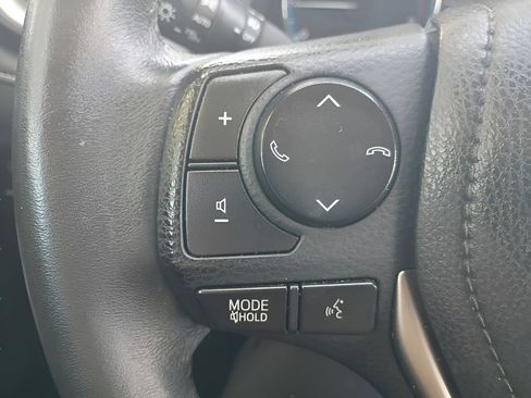 Used 2017 Toyota RAV4 Limited FWD image 6