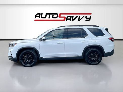 Used 2023 Honda Pilot Touring image 4