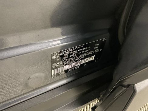 Used 2025 Toyota RAV4 XLE AWD/4WD image 27