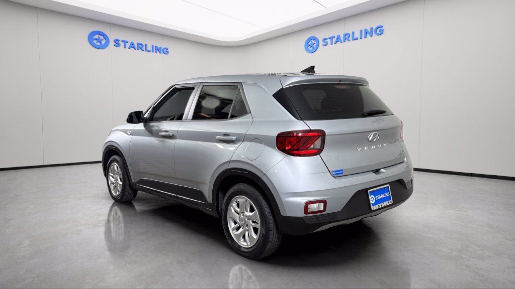 Used 2022 Hyundai Venue SE w/ Cargo Package FWD image 5