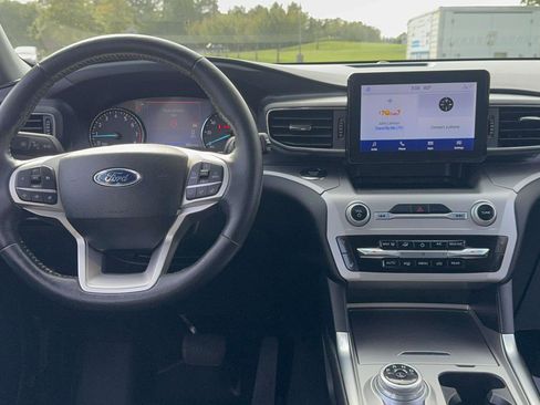 Certified 2022 Ford Explorer XLT w/ Equipment Group 202A image 10