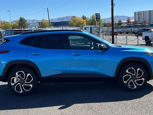 New 2026 Chevrolet Trax RS w/ Sunroof Package image 4
