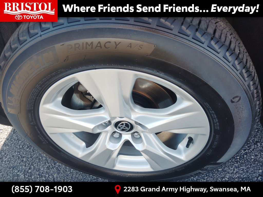 Used 2021 Toyota RAV4 XLE w/ Convenience Package AWD/4WD image 13