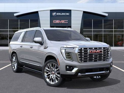 New 2026 GMC Yukon XL Denali w/ Denali Reserve Package AWD/4WD image 7