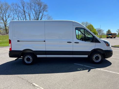 Used 2025 Ford Transit 250 148 Medium Roof RWD image 12