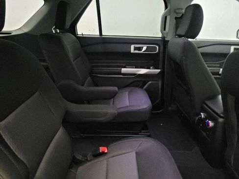 Used 2022 Ford Explorer XLT image 19