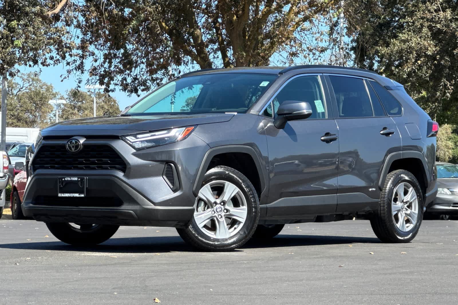 Used 2025 Toyota RAV4 XLE AWD/4WD image 1