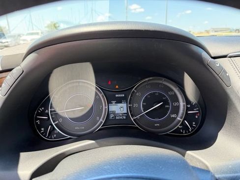 Used 2015 INFINITI QX80 2WD w/ Theater Package image 17