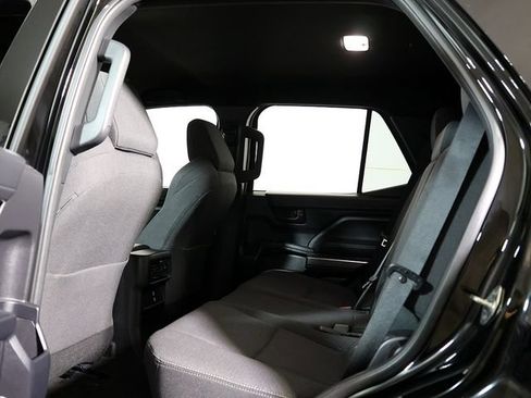 Used 2025 Toyota 4Runner SR5 AWD/4WD image 14