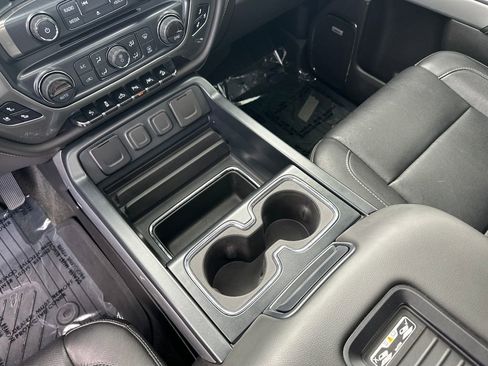 Used 2018 Chevrolet Silverado 1500 LTZ Z71 w/ Redline Edition AWD/4WD image 23