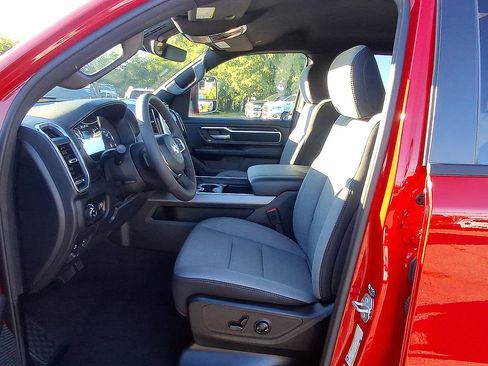 Certified 2025 RAM 1500 Big Horn AWD/4WD image 17