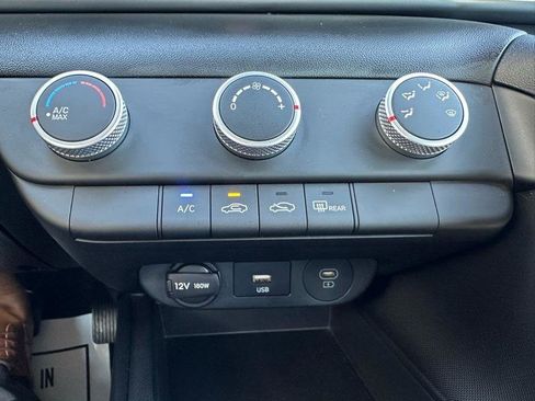 Used 2025 Hyundai Elantra SE image 15