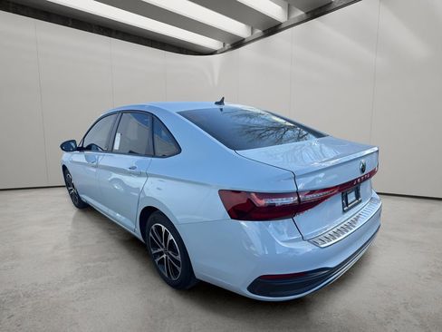 Used 2025 Volkswagen Jetta Sport image 11