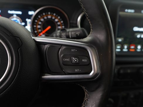 Used 2019 Jeep Wrangler Unlimited Sahara w/ Uconnect 4C Nav & Sound Group image 19