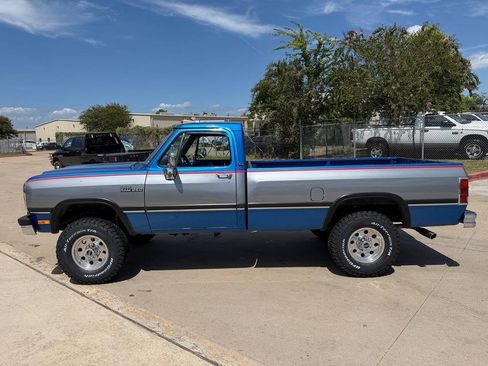 Used 1992 Dodge D/W Truck 250 AWD/4WD image 2
