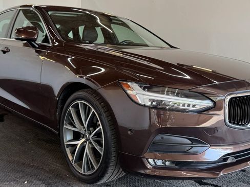 Used 2018 Volvo S90 T5 Momentum w/ Convenience Package AWD/4WD image 4