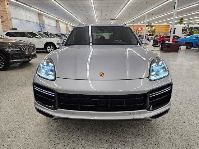 Used 2022 Porsche Cayenne Turbo S AWD/4WD image 3