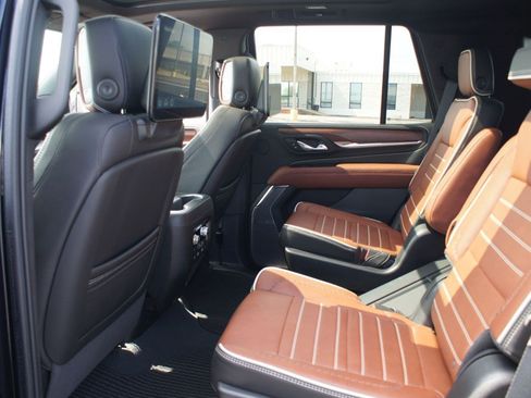 Used 2024 GMC Yukon Denali Ultimate AWD/4WD image 16
