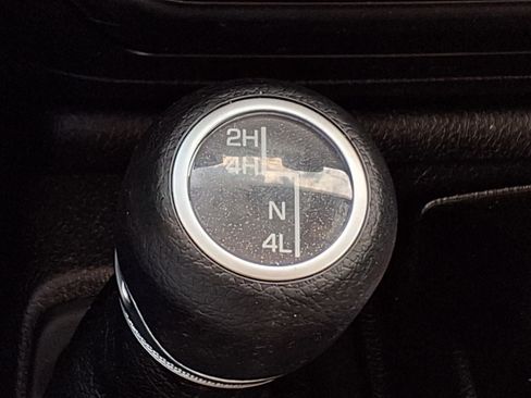 Used 2021 Jeep Gladiator Sport image 13