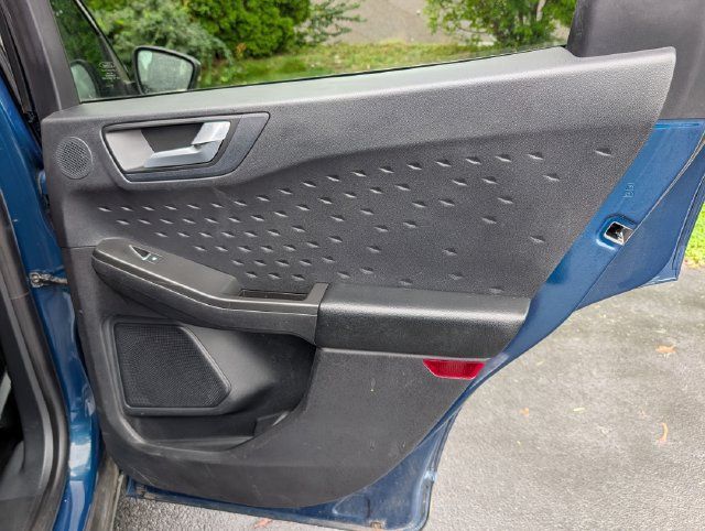 Used 2020 Ford Escape Titanium AWD/4WD image 33