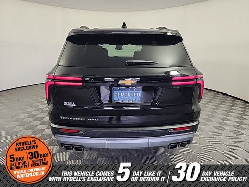 Used 2025 Chevrolet Traverse LT image 9