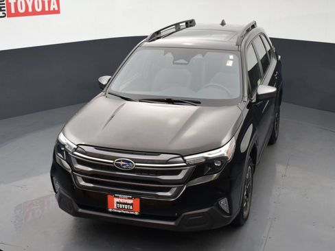 Used 2025 Subaru Forester Premium AWD/4WD image 27
