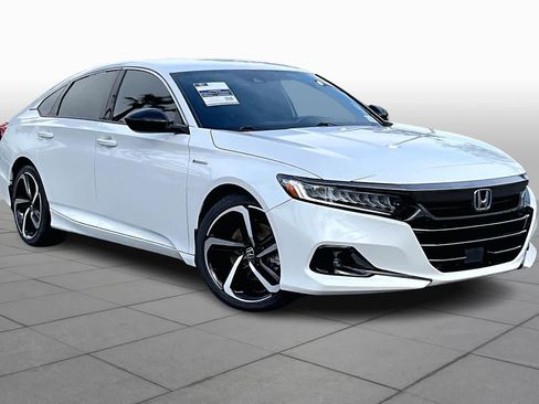 Used 2022 Honda Accord Sport image 2