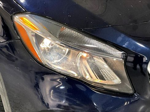 Used 2018 Mercedes-Benz GLA 250 image 25