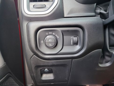 Used 2023 RAM 1500 Big Horn AWD/4WD image 31
