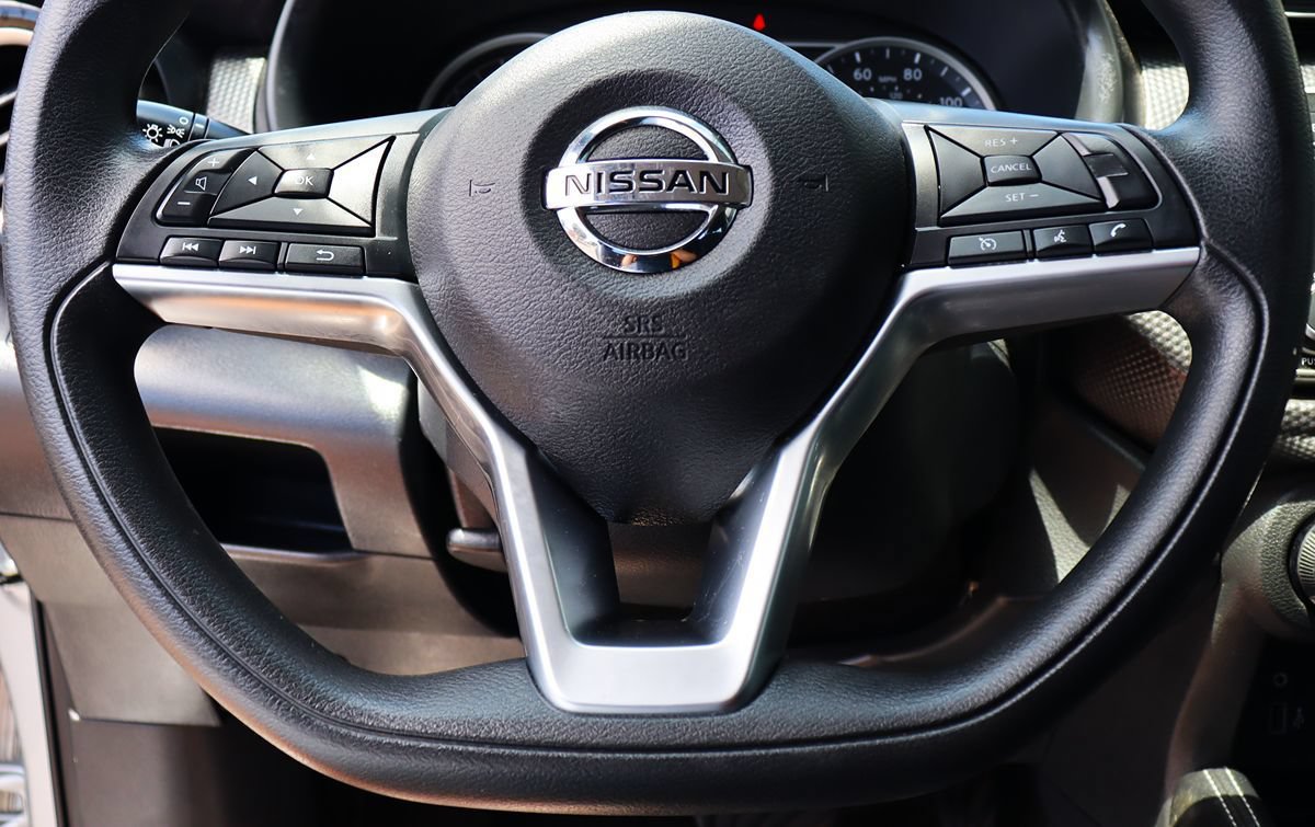 Used 2018 Nissan Kicks SV FWD image 47