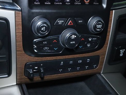 Used 2015 RAM 3500 Laramie w/ Convenience Group AWD/4WD image 26