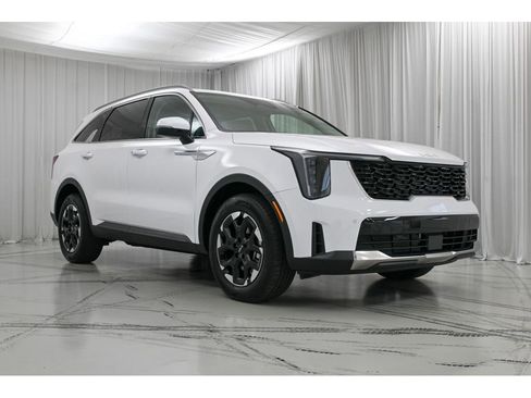 New 2026 Kia Sorento S image 2
