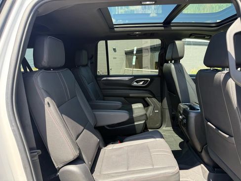 Used 2023 Chevrolet Suburban RST w/ Sport Performance Package AWD/4WD image 15