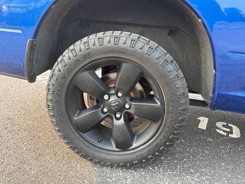 Used 2019 RAM 1500 Express w/ Wheel & Sound Group AWD/4WD image 7